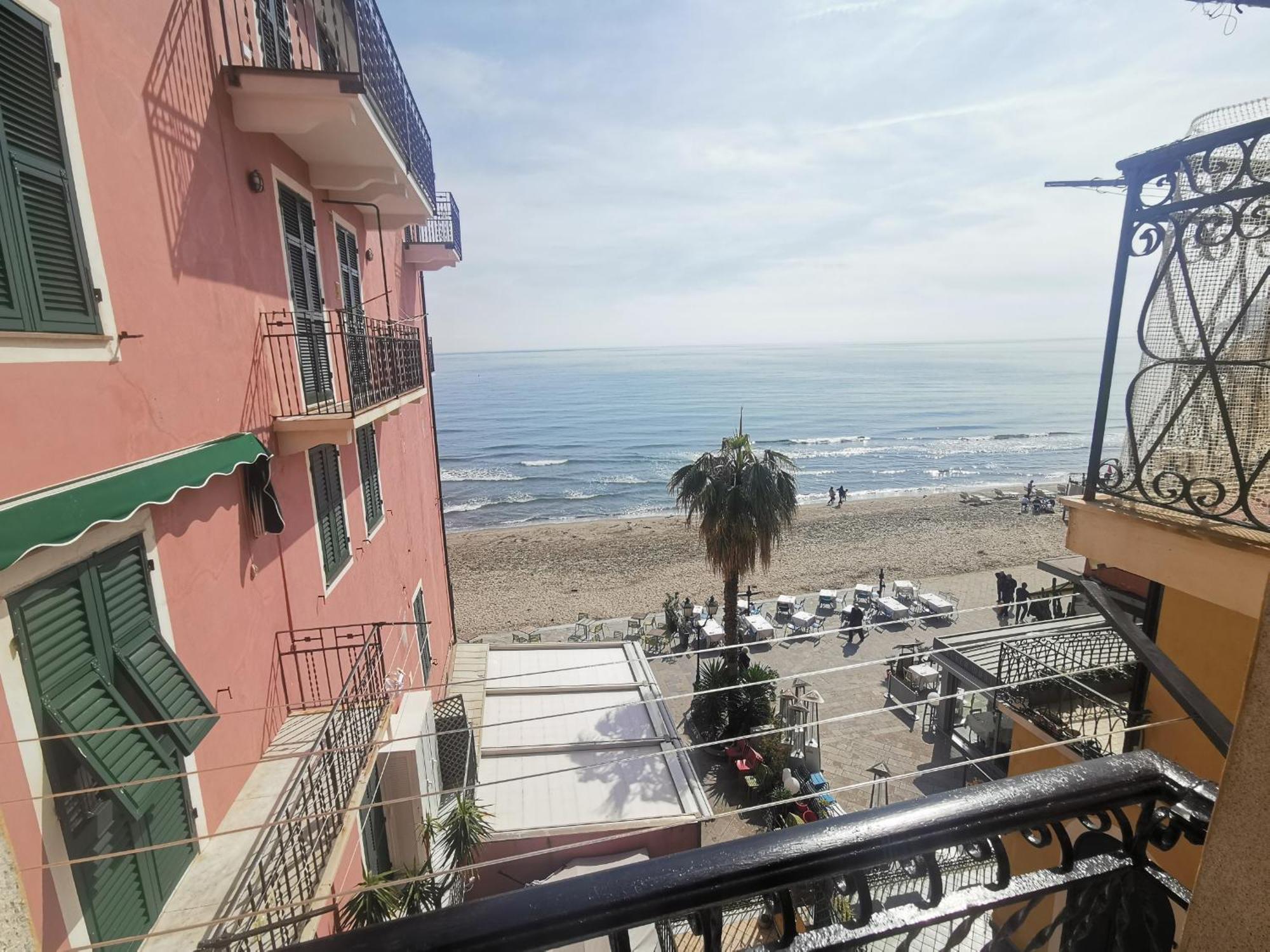Casa Smile Appartement Alassio Buitenkant foto
